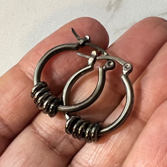 Elegant Gunmetal Silver Hoop Earrings - Picture 7 of 7